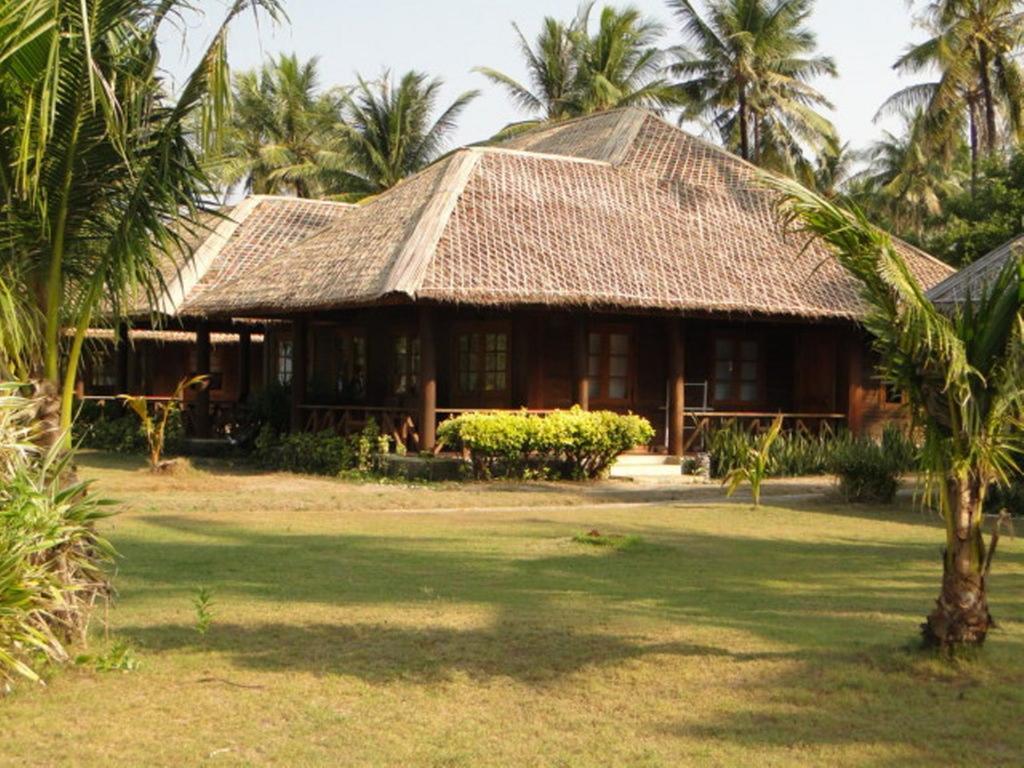 Central Ngwesaung Resort Room photo
